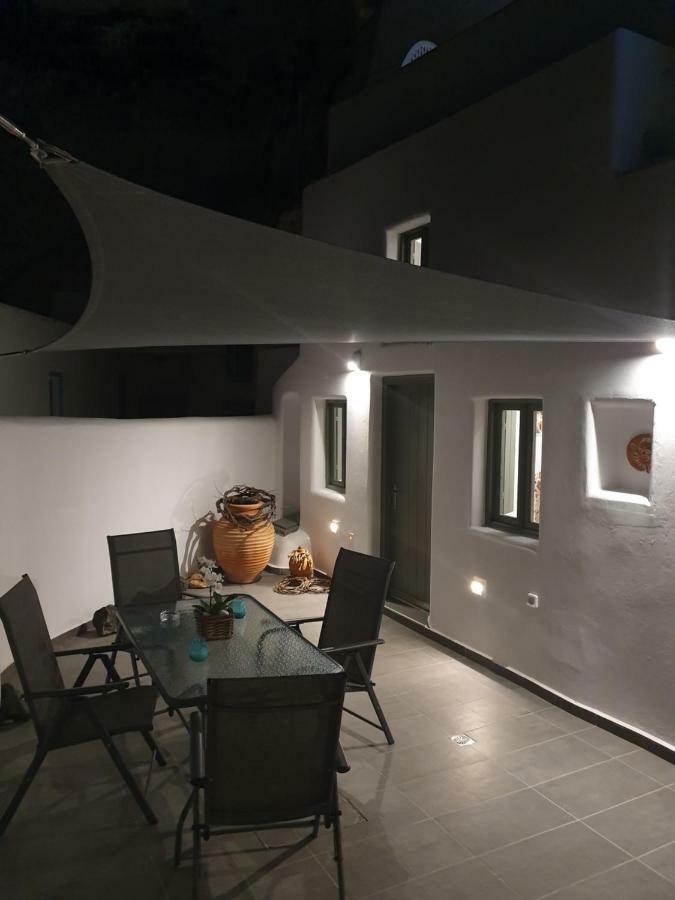 Astrea Suites Feggaropetra Cave House Fira  Exterior photo